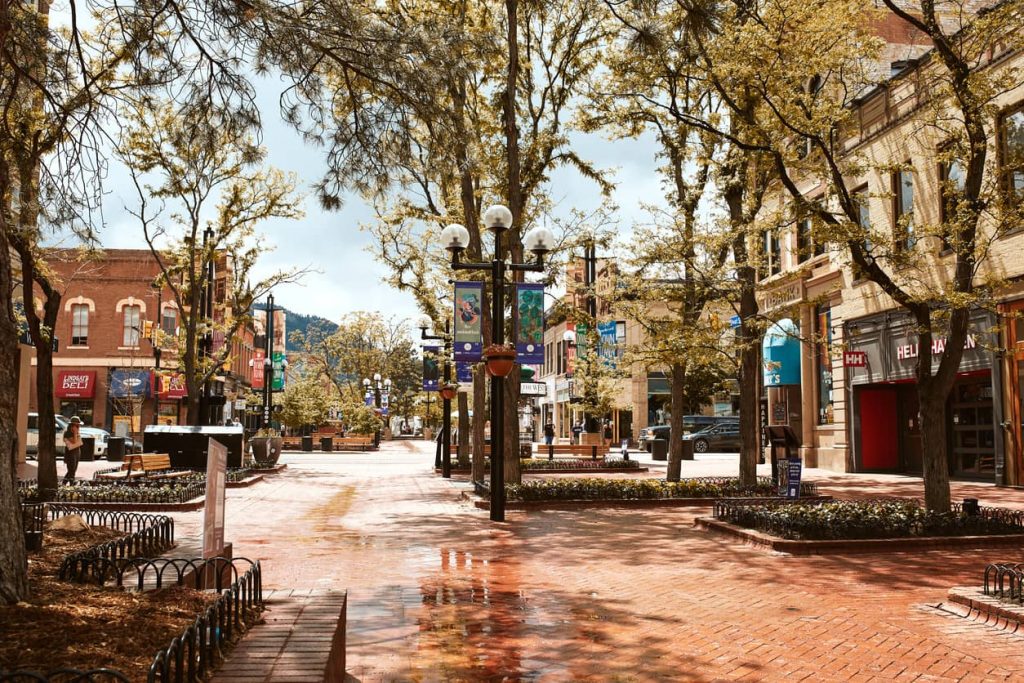 What to Know About Moving to Boulder, CO - Pros & Cons | Laborjack